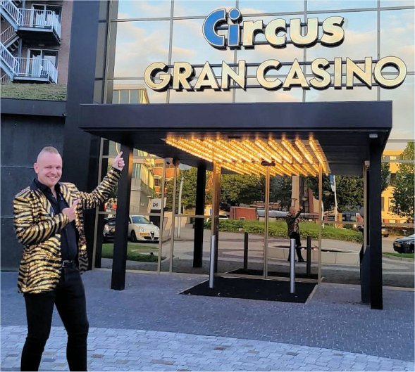 Maurice Groeneweg boekt u bij www.kwekel-evenementen.nl 