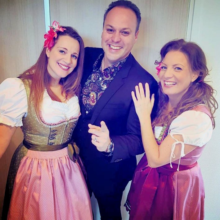 Zingende Kapsters boekt u bij www.kwekel-evenementen.n