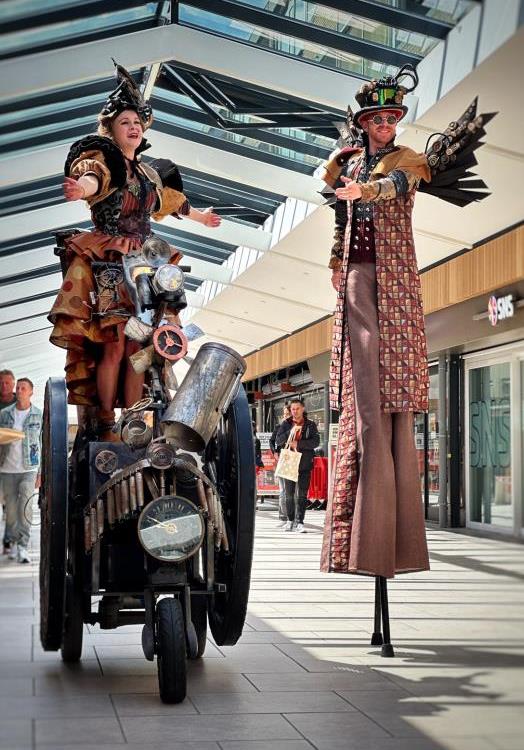 Steampunk zangeres,&nbsp; www.kwekel-evenementen.nl 